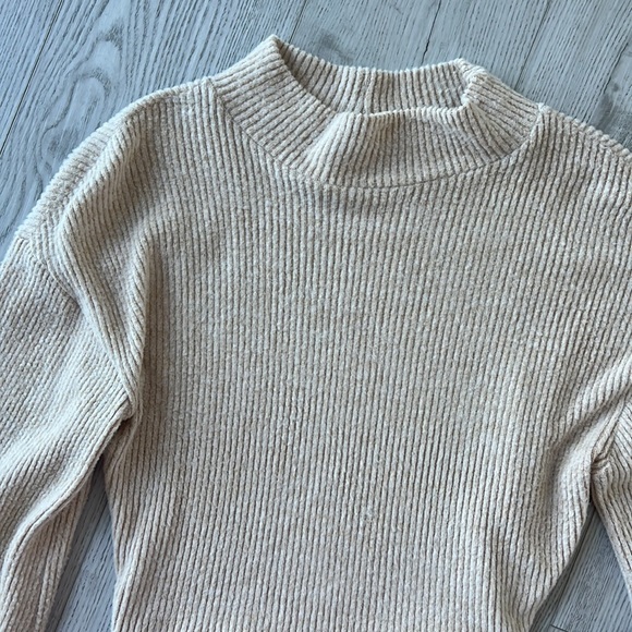 Super soft cropped turtleneck - Picture 2 of 3